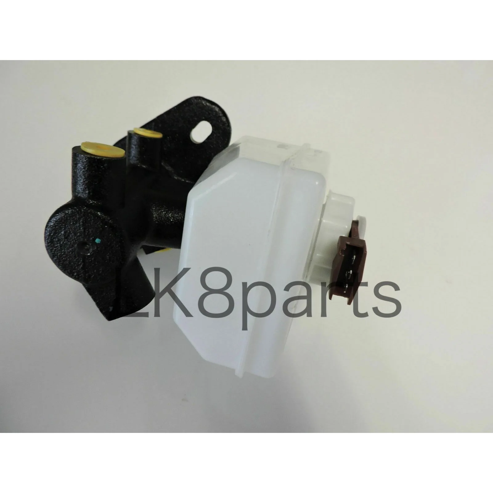 BRAKE MASTER CYLINDER WITHOUT ABS - Image 7