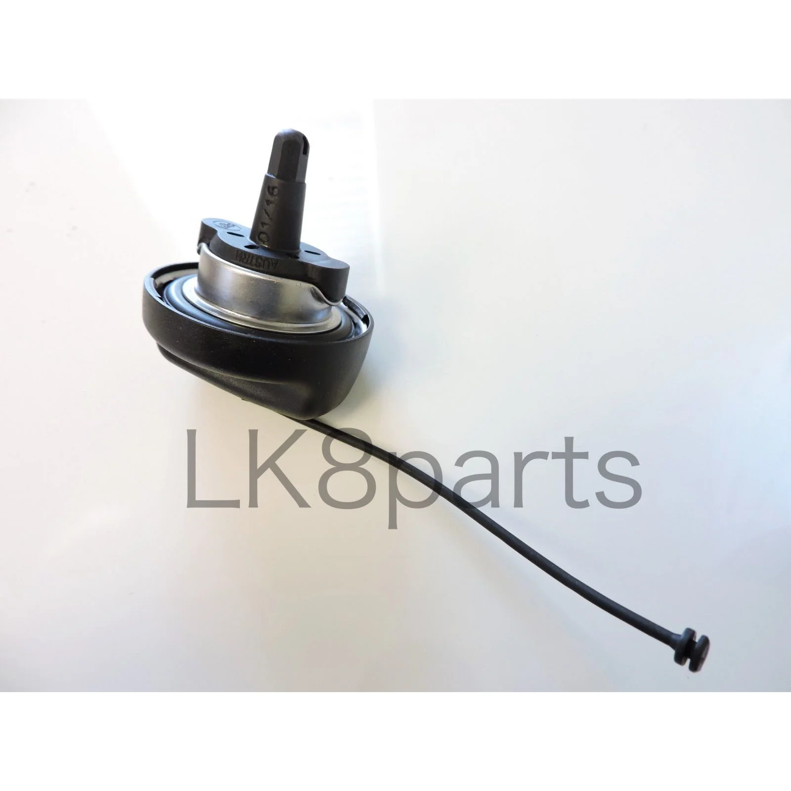 GAS TANK FUEL CAP GENUINE - Image 3