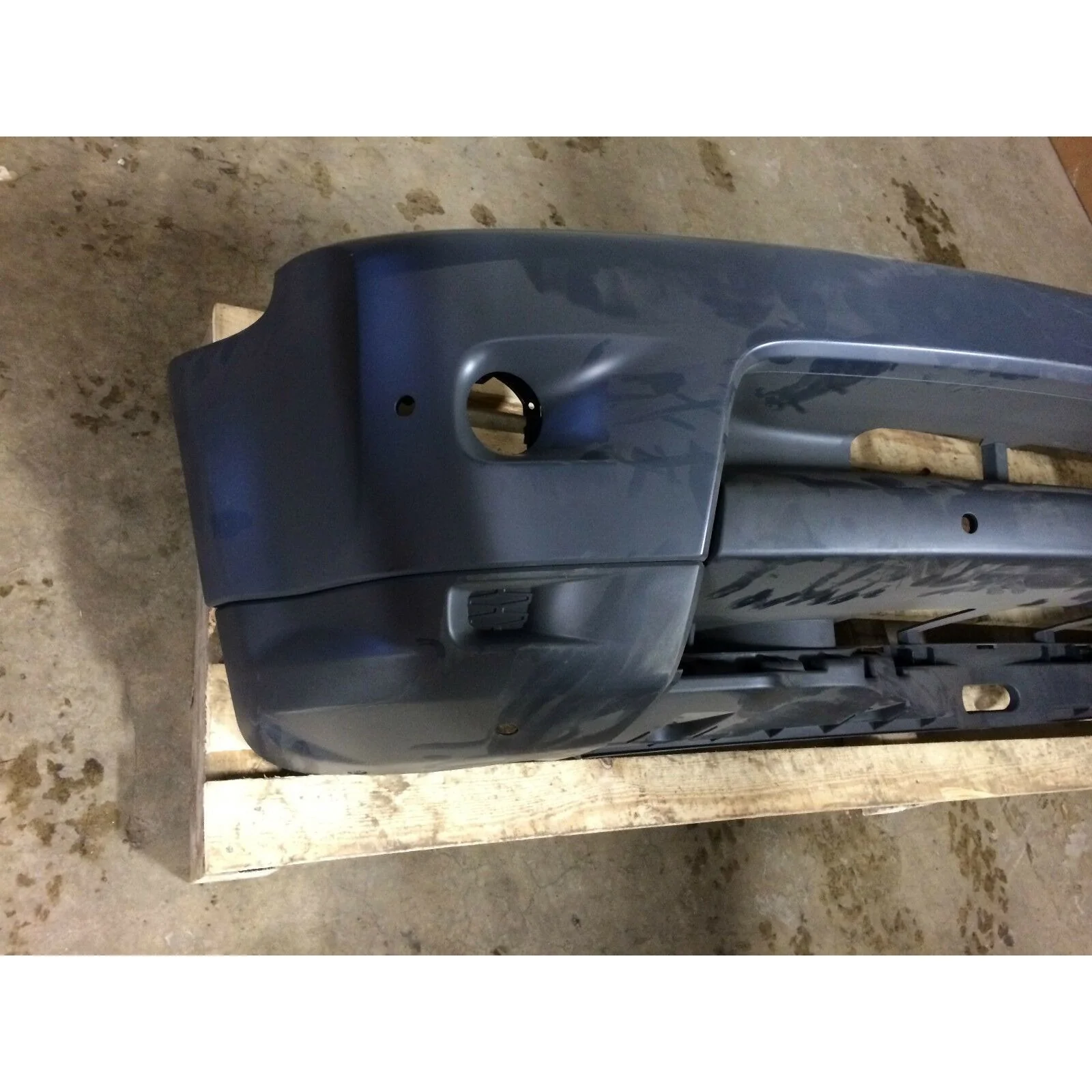 Front Bumper Assy LR015073 - Image 2