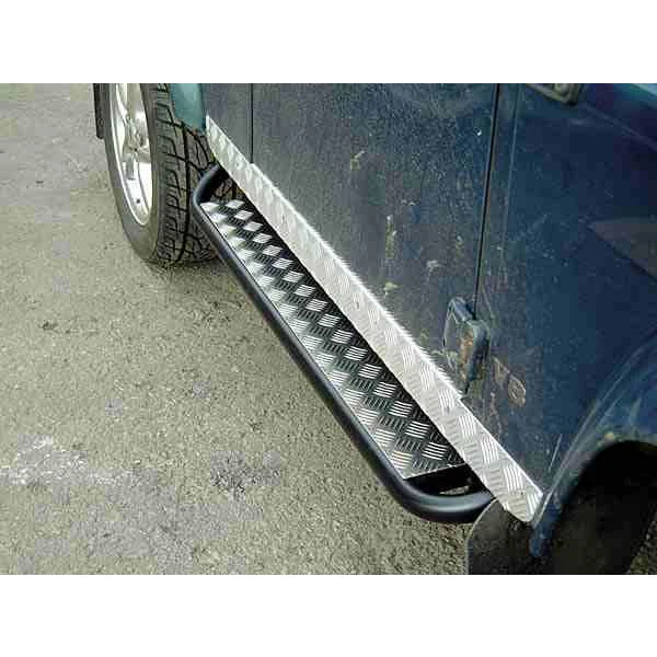 MAMMOUTH DEFENDER 110 HT BLACK SIDE SILLS CHEQUER PLATE