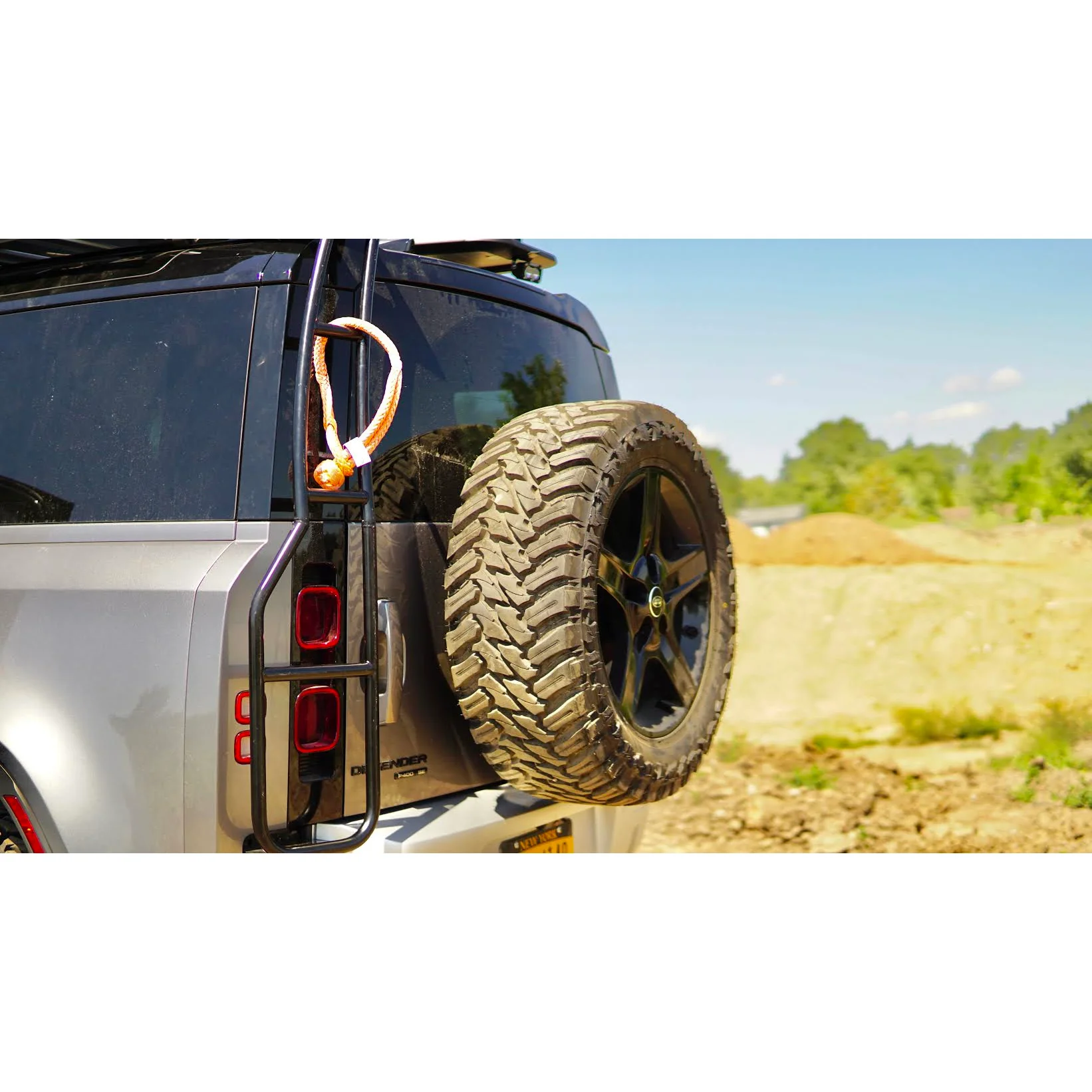 Offset tire carrier for oversized tires - Image 3