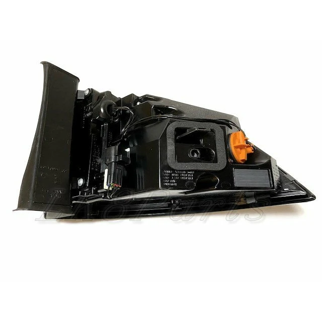 REAR RIGHT TAILLIGHT GENUINE - Image 2