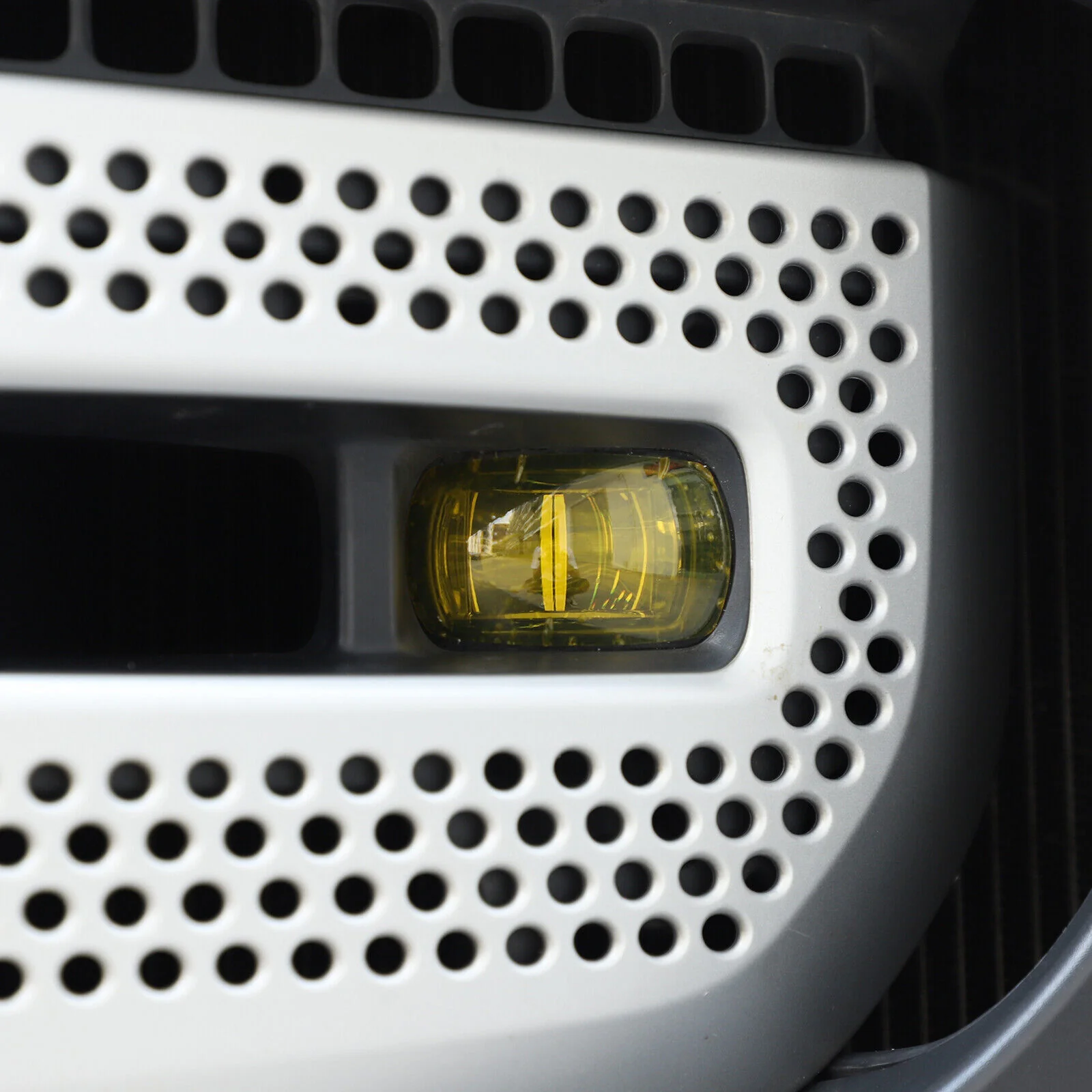 New Defender L663 Yellow Fog Light Kit - Image 6